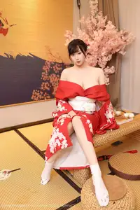 Li Gin En Irene (No.10624) Shines in Red Kimono: Captivating Asian Beauty by XiuRen秀人网-2
