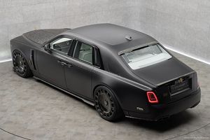 Explore the Unique Rolls-Royce Phantom Mansory Linea Nera dOro A Black Super Luxury Custom Car-1