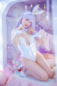 Coser Ely_eee's Captivating Bunny Plymouth Cosplay: Sweet Charm in a Dreamy Setting-2
