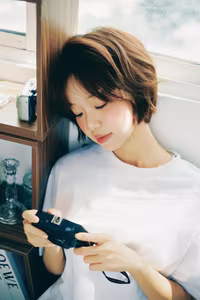 VGU No.25: Discover the Radiant Smile of a Young Woman with Relaxing Music-9