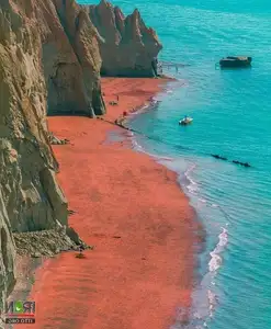 Crimson Sea Mystery: Natural Phenomenon or Strange Omen After Heavy Rain?-5