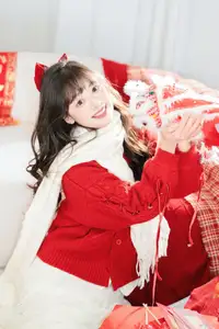 YiTuYu Vol.8524: Xia Yu Xiao Nian Embraces Lunar New Year in Radiant Red Sweater Style-7