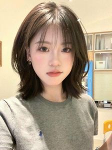 Beautiful Long Layered Haircut for Round Faces – Trendy Female Style-21