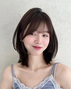 Beautiful Long Layered Haircut for Round Faces – Trendy Female Style-0