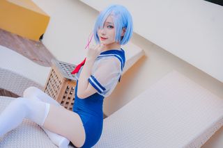Cute Rem Swimsuit Cosplay by the Pool: Stunning Photos of Rem Coser in Bikini-9