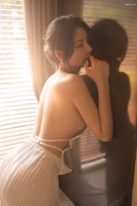 Jiu Shi A Zhu: Beauty Bathed in Warm Afternoon Sun - Alluring Moment by the Window-5