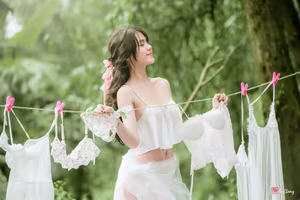 VGU No.101: Ethereal Beauty and Serenity in a Lush Garden-11