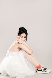 Coser Nnian LOVE Valentine's Special: Enchanting White Dress & Heart Balloons Photoshoot-27