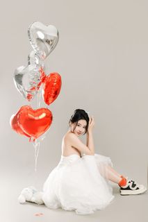 Coser Nnian LOVE Valentine's Special: Enchanting White Dress & Heart Balloons Photoshoot-5