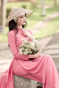 VGU No.62: Discover the graceful traditional beauty of Vietnam with Ao Dai and conical hat-4