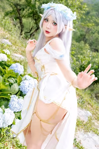 Witness Coser PoppaChan's enchanting Frieren in a stunning Blue Valley Dress (39P)-1