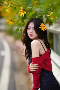 Elegant Asian Girl Portrait with Golden Flowers in Afternoon Sun 1000024552-4