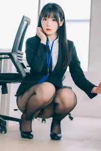 Unveiling Shimo's Secret Office: Coser 霜月shimo's Alluring Office Worker Charm (Part01)-1