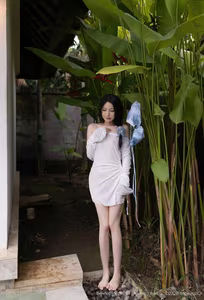 XiuRen No.10377: Yu Zi Jiang Fish – Graceful Beauty by the Summer Pool-12