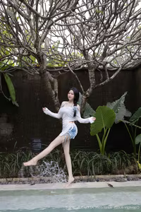 XiuRen No.10377: Yu Zi Jiang Fish – Graceful Beauty by the Summer Pool-15