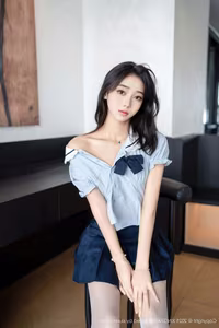 Shi An An Vol.360: Charming Schoolgirl Elegance in Modern Uniform - Exclusive XingYan Photo Collection-2