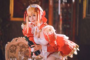 Coser Kanoko Chitanda as Nero Maid | Elegant Cosplay Portrait-11