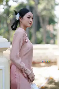 Timeless Beauty: Elegant Vietnamese Girl in Graceful Pink Ao Dai 1000024694-12