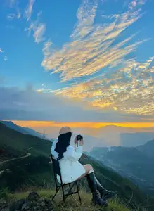 Ta Xua Cloud Hunting: An Unforgettable Experience Amidst Majestic Northwest Sea of Clouds – Discover Hidden Beauty.-4