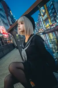 Coser Chunmomo's Enchanting Autumn Quest: Part04 Captures Street Style Beauty-1