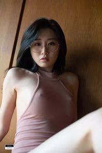 LE LERB-084A Na Kyung: Exquisite Allure – Discover Graceful Moments by the Window-23