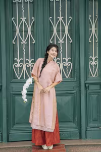 XVG No.26: Elegant Vietnamese Girl with a Charming Smile and White Orchids-19