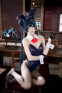Coser Jiu Qi Miao Transforms into Ryūka Fisaki Bunny Girl: A Dazzling Blue Archive Cosplay-9
