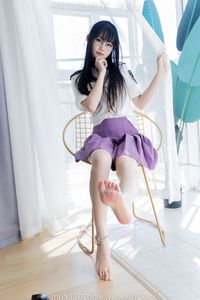 BoBoSocks No.538: Elegant Chinese Model in Mini Skirt, High Heels, and Crystal Socks-6