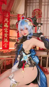 Coser Xiao Yao Yao Yao as Ganyu Lantern Rite: Mesmerizing Beauty in Traditional Festival Attire-13