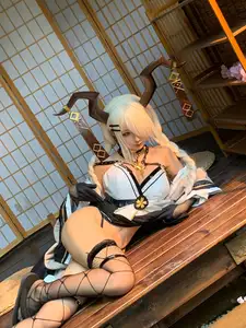 Coser Chunmomo Captivates in Alluring Part03 (65P) Photoshoot-6