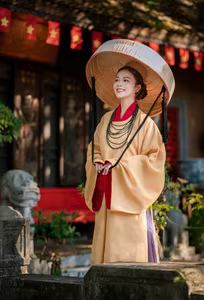 XVG No.18 - Elegant Vietnam: Captivating Traditional Beauty in a Sacred Setting-9