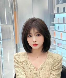 Beautiful Women's Tem Hair for Round Faces: Stylish Short Cuts-0