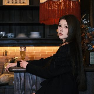 YiTuYu Art Language Vol.8308 Xia Bei Fang: Elegant Portrait in a Classic Villa Setting-20