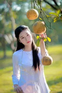 Gentle Girl in Pomelo Garden, Youthful Beauty Blending with Nature 17639840-0