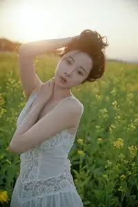 Man Jiao YiTuYu Vol.8529: Ethereal Beauty Reflected in Nature's Gentle Embrace-15