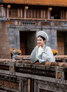 VGU No.116: Timeless Vietnamese Grace in Traditional Attire - Discover Cultural Beauty and Elegance-7