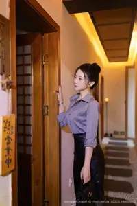 XiuRen No.10635: Yu Zi Jiang Fish – Elegant Professional Style in Leather Skirt-14