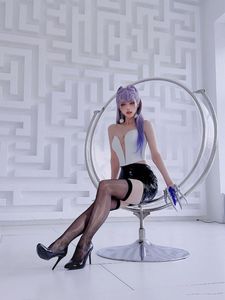 Coser Bao Zou Li Yu Wang: Charming Purple Hair, Black Skirt-5