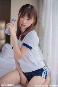 MTYH Vol.222 Cool Gym Suit: Charming Schoolgirl's Relaxed Pose in Sporty Attire-19