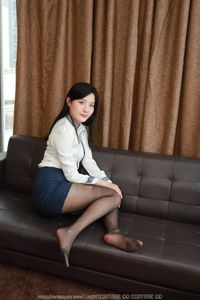 IESS SXJ No.2049 Wan Ping: Elegant Chinese Model in Chic Office Style & Stockings-12