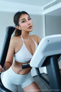 Model FE's captivating gym style in sleek white athletic wear | XiuRen No.10621-36