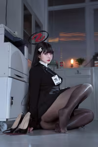 Blue Archive's Rion Tsukiduki Cosplay by Ban Ban Zi: Mysterious Charm and Professional Elegance-14