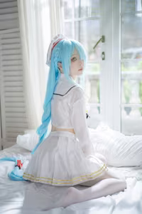 Stunning Cosplay: Shi Liang Yu as Janus Sailor Uniform in Captivating Reflection-3