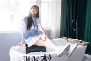 BoBoSocks No.561: Chinese Model Xiao Tiandou's Fresh Look with Sneakers and Short White Socks. Pure and Youthful Style.-12