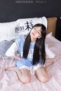 BoBoSocks No.561: Chinese Model Xiao Tiandou's Fresh Look with Sneakers and Short White Socks. Pure and Youthful Style.-16