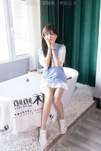 BoBoSocks No.561: Chinese Model Xiao Tiandou's Fresh Look with Sneakers and Short White Socks. Pure and Youthful Style.-3