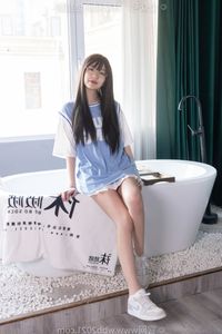 BoBoSocks No.561: Chinese Model Xiao Tiandou's Fresh Look with Sneakers and Short White Socks. Pure and Youthful Style.-21