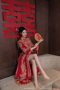 XiuRen No.10055: Xiao Dou Dou Dazzles in Traditional Red Wedding Dress, Capturing Asian Elegance.-11