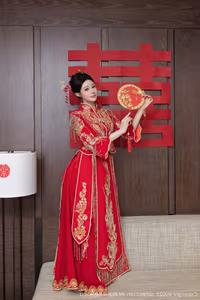XiuRen No.10055: Xiao Dou Dou Dazzles in Traditional Red Wedding Dress, Capturing Asian Elegance.-12