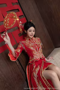 XiuRen No.10055: Xiao Dou Dou Dazzles in Traditional Red Wedding Dress, Capturing Asian Elegance.-25